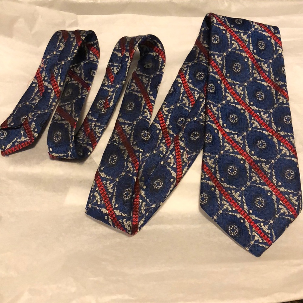 Unlabeled 1970’s Dacron polyester full length tie